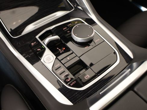 New 2026 BMW X6 xDrive40i w/ Climate Comfort Package image 8