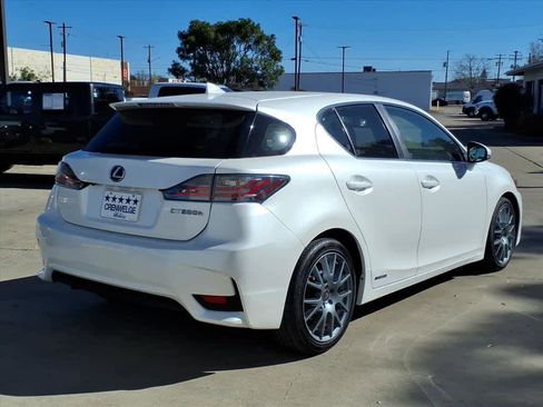 Used 2017 Lexus CT 200h image 32