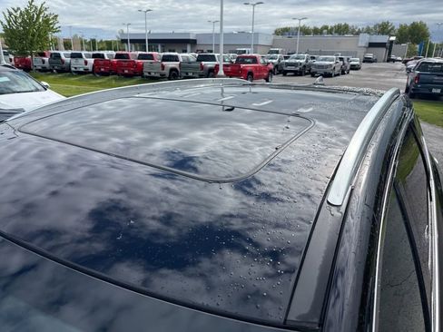 Certified 2023 Buick Enclave Essence w/ Experience Buick Package AWD/4WD image 9