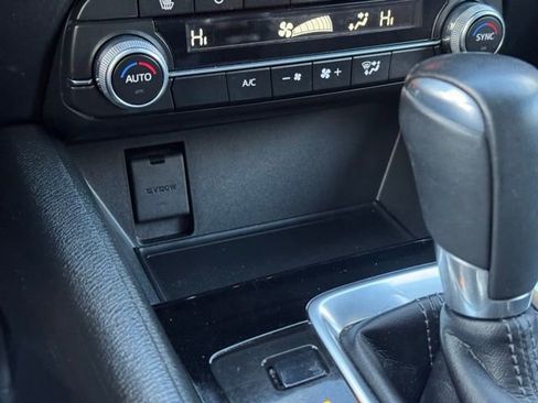 Used 2021 MAZDA CX-5 Touring image 12