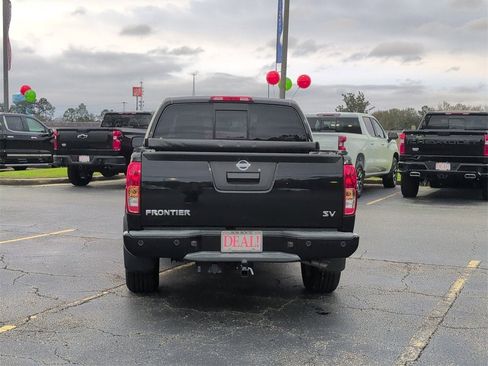Used 2020 Nissan Frontier SV image 4