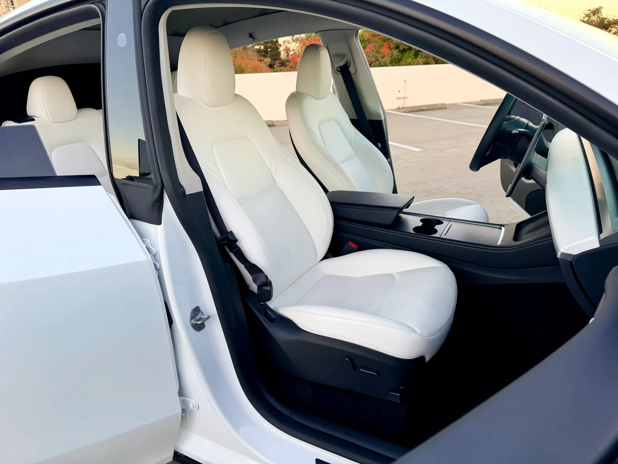 Used 2024 Tesla Model Y Long Range AWD/4WD image 15