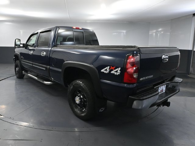 Used 2005 Chevrolet Silverado 2500 LS w/ Heavy-Duty Power Package AWD/4WD image 5