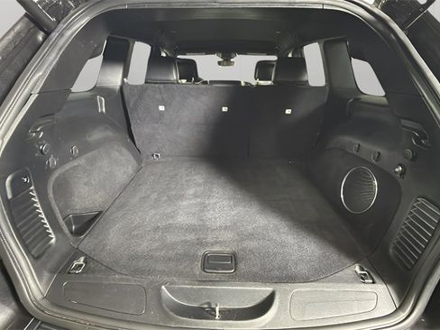 Used 2020 Jeep Grand Cherokee Laredo w/ Laredo X Package image 24