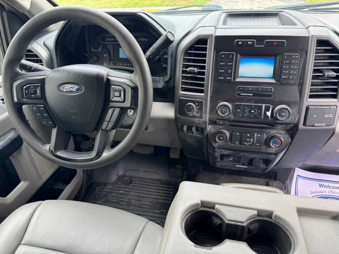 Used 2018 Ford F550 4x4 Regular Cab Super Duty image 12
