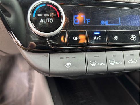 Used 2023 Hyundai Elantra SEL w/ Convenience Package image 29