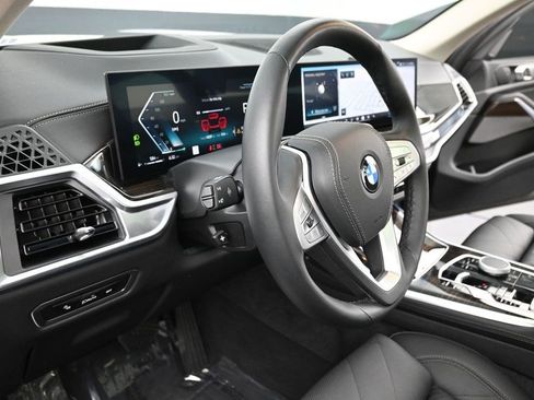 Used 2025 BMW X7 xDrive40i w/ Premium Package AWD/4WD image 15