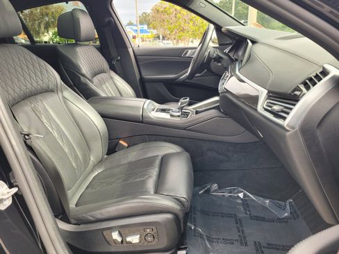 Used 2021 BMW X6 M50i w/ Executive Package image 17