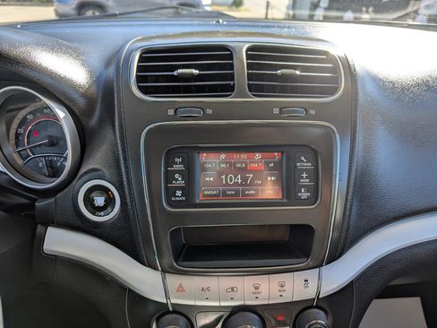 Used 2019 Dodge Journey SE w/ Premium Group image 16