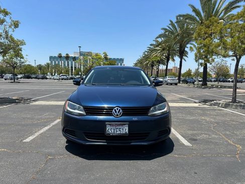 Used 2011 Volkswagen Jetta SE FWD image 8