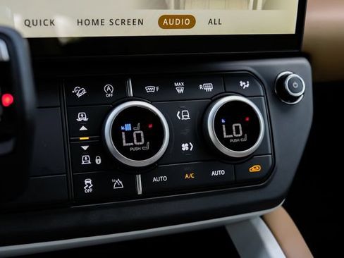 New 2026 Land Rover Defender 130 X-Dynamic SE AWD/4WD image 31