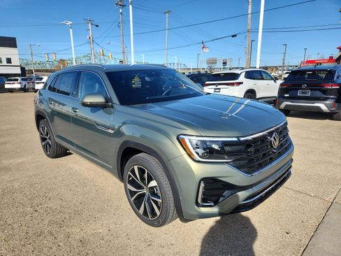 New 2026 Volkswagen Atlas Cross Sport SEL Premium R-Line image 9