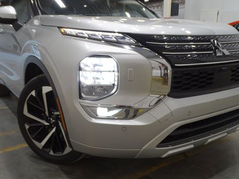 Used 2023 Mitsubishi Outlander SEL image 48