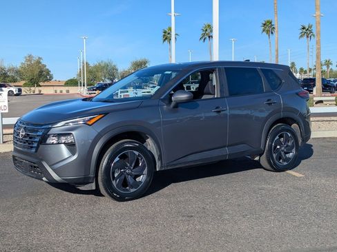 Certified 2025 Nissan Rogue SV image 2