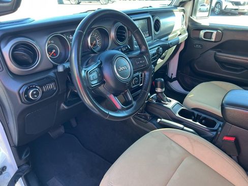 Used 2022 Jeep Gladiator Sport image 5