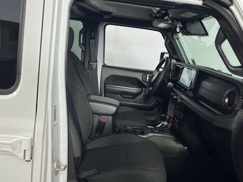 Certified 2025 Jeep Wrangler Unlimited Rubicon image 30