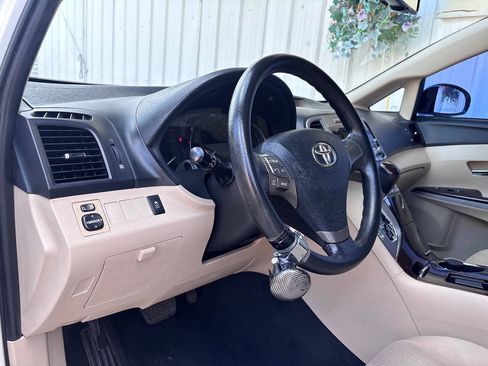 Used 2009 Toyota Venza FWD image 8