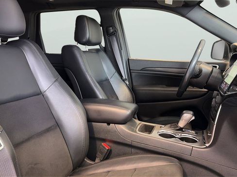 Used 2022 Jeep Grand Cherokee Laredo X AWD/4WD image 14