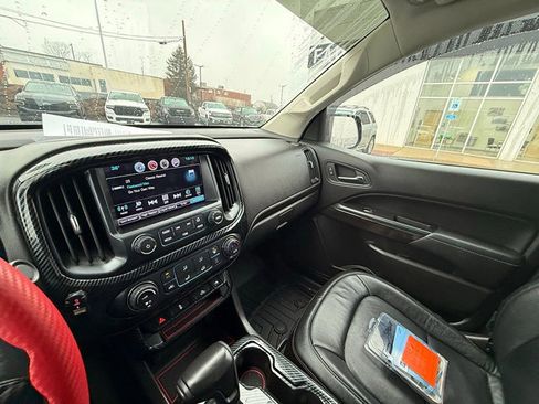 Used 2017 GMC Canyon SLE w/ Nightfall Edition image 27