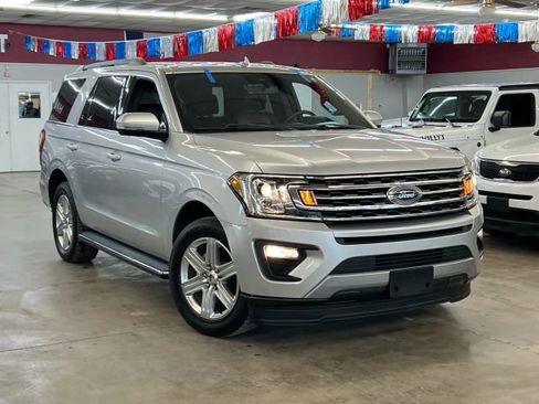 Used 2019 Ford Expedition XLT w/ Equipment Group 202A image 2
