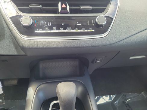 Used 2023 Toyota Corolla LE FWD image 31