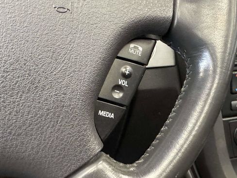 Used 2002 Ford Thunderbird RWD image 18