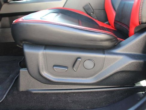 Used 2019 Ford F150 Lariat w/ Equipment Group 502A Luxury AWD/4WD image 18