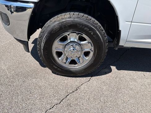 Used 2024 RAM 2500 Tradesman w/ Chrome Appearance Group AWD/4WD image 40