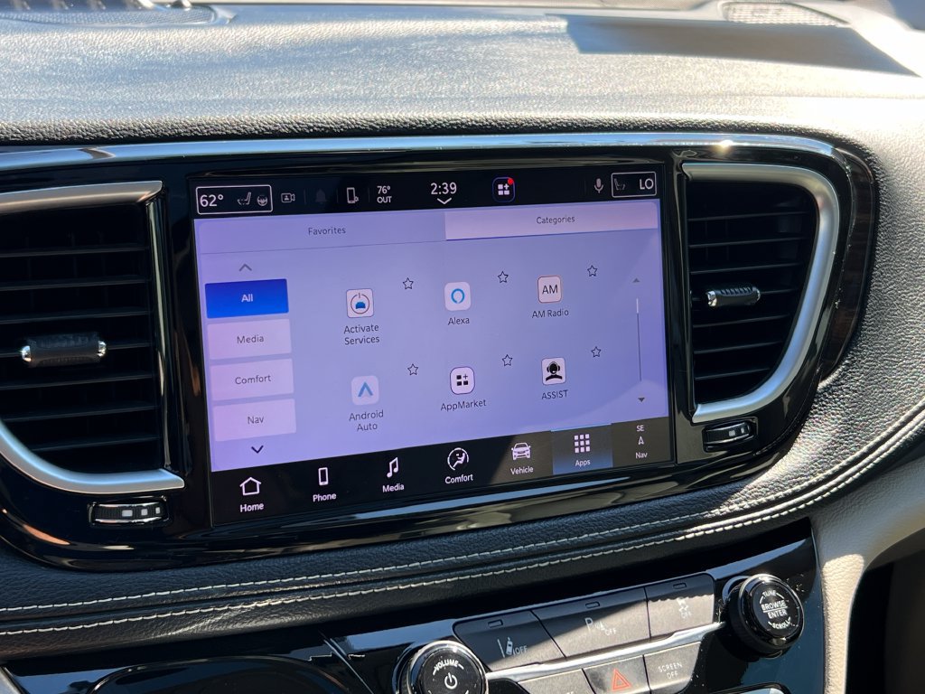 Used 2021 Chrysler Pacifica Limited w/ Uconnect Theater Family Group FWD image 50