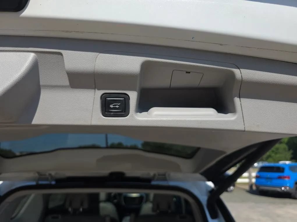 Used 2017 GMC Acadia SLT FWD image 54