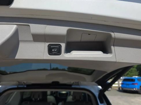 Used 2017 GMC Acadia SLT FWD image 54