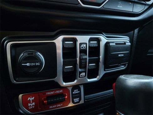 Used 2022 Jeep Gladiator Rubicon w/ Cold Weather Group image 21