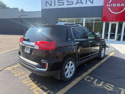 Used 2017 GMC Terrain SLT w/ Open Road Package FWD image 2