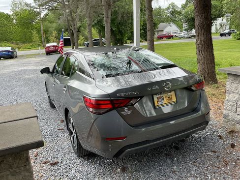 Used 2022 Nissan Sentra SV FWD image 3