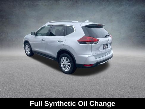 Used 2020 Nissan Rogue SV image 3