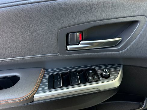 Used 2024 Toyota Sienna XSE w/ XSE Plus Package image 10