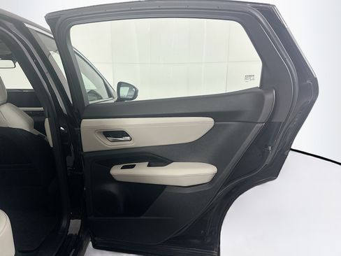 Used 2023 Nissan Ariya FWD image 30
