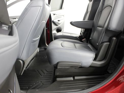 Used 2019 Buick Enclave Essence FWD image 16
