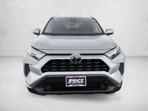 Used 2024 Toyota RAV4 XLE AWD/4WD image 2