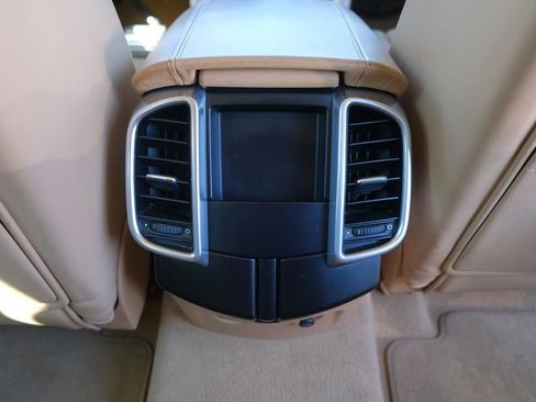 Used 2015 Porsche Cayenne S image 36