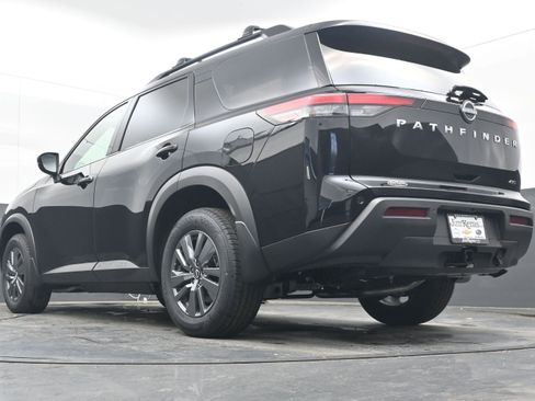 New 2025 Nissan Pathfinder SV w/ SV Premium Package image 29