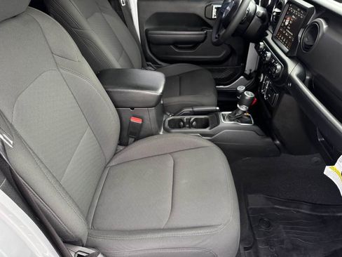 Used 2023 Jeep Gladiator Sport AWD/4WD image 21