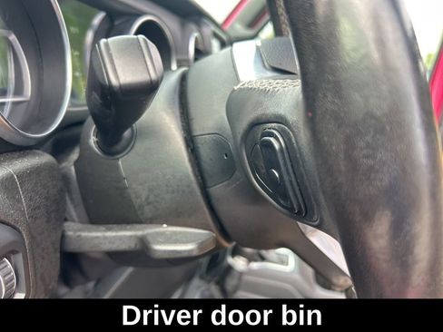 Certified 2022 Jeep Wrangler Unlimited Sahara w/ LED Lighting Group AWD/4WD image 39