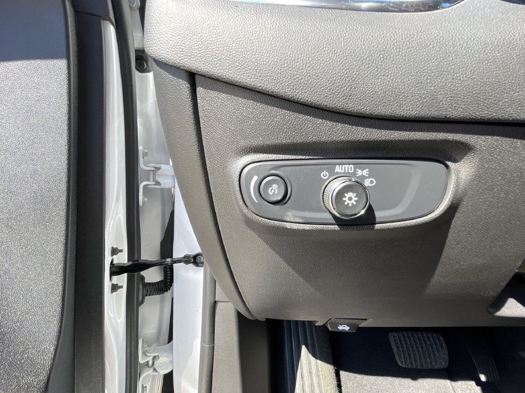 Certified 2024 Chevrolet Equinox LS w/ LS Convenience Package FWD image 17