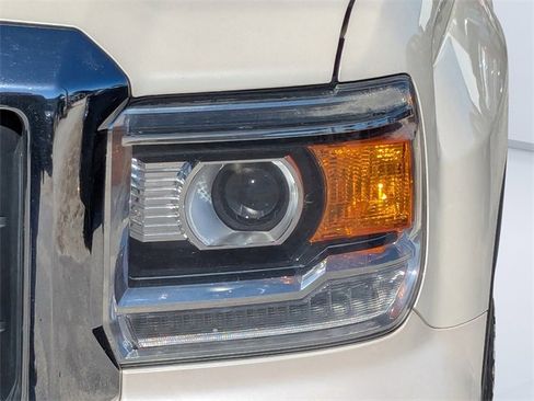 Used 2014 GMC Sierra 1500 SLT w/ SLT Crew Cab Value Package image 8