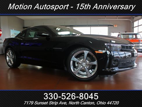 Used 2015 Chevrolet Camaro LT w/ RS Package RWD image 2