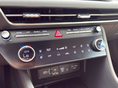 Certified 2025 Hyundai Sonata Limited FWD image 19