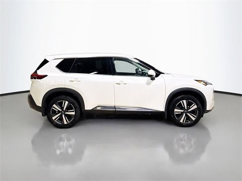 Used 2022 Nissan Rogue SL w/ SL Premium Package image 6