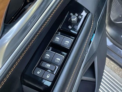 Used 2024 Jeep Grand Wagoneer L Series III image 8