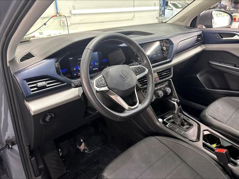 Used 2023 Volkswagen Taos SE w/ Panoramic Sunroof Package FWD image 20